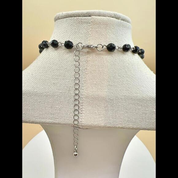 Stunning Black Beaded Heart Pendant Necklace - Picture 12 of 13
